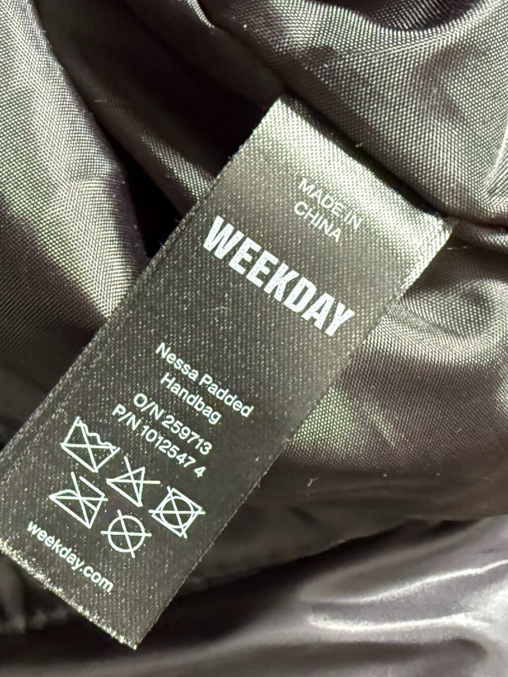 Weekday Puffer Bag *** Euc View 3